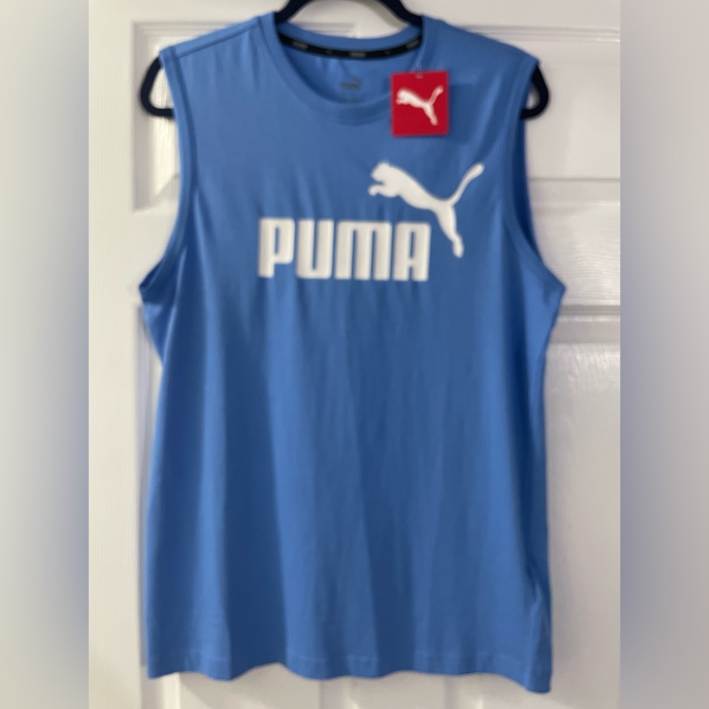 NWT blue men’s sleeveless shirt. Size medium